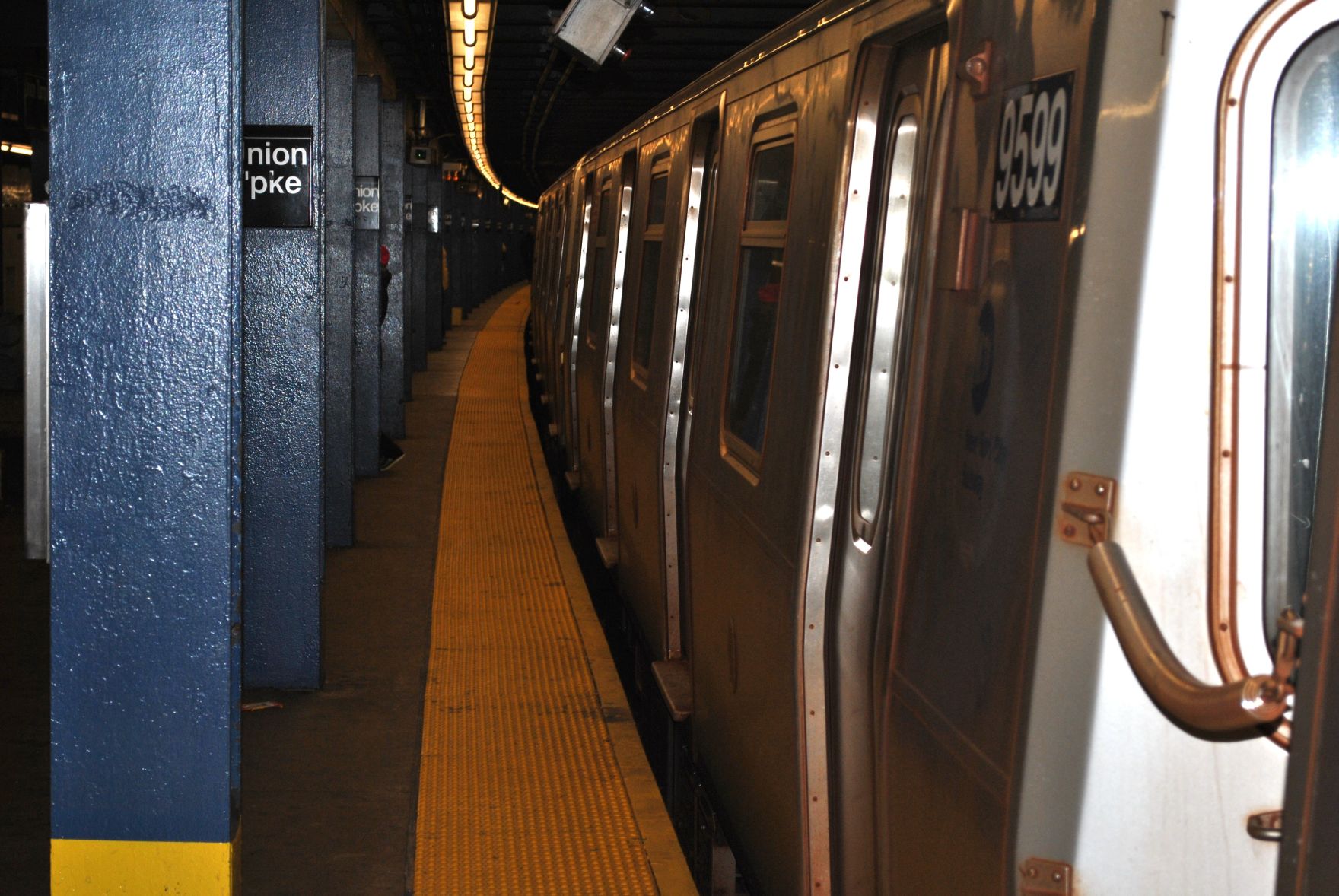 Overnight closures to disinfect subways 1